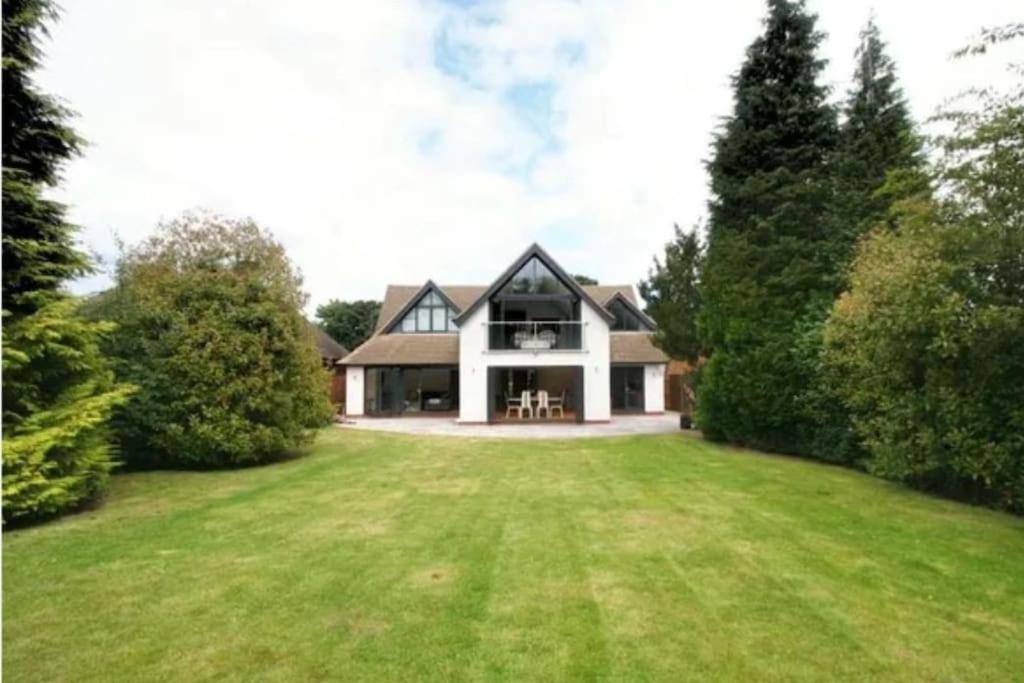 Luxury House In Solihull Exterior photo